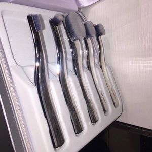 ARTIS Digit 5 Makeup Brush Set in Luxury Case